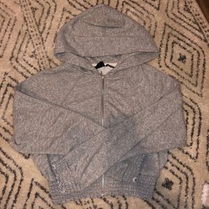 URBAN OUTFITTERS crop sweatshirt